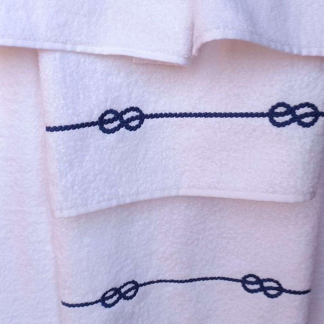 RICAMI FIORENTINI BALDI Set 5 Asciugamani con Ricamo Nodo Marinaro, Spugna di Cotone 100% 480 gr. 5 Pezzi: 2 Viso+ 2 ospite+ 1telo Doccia. Prodotto Artigianale Toscano (Saint Tropez, Bianco, 5 Pezzi)