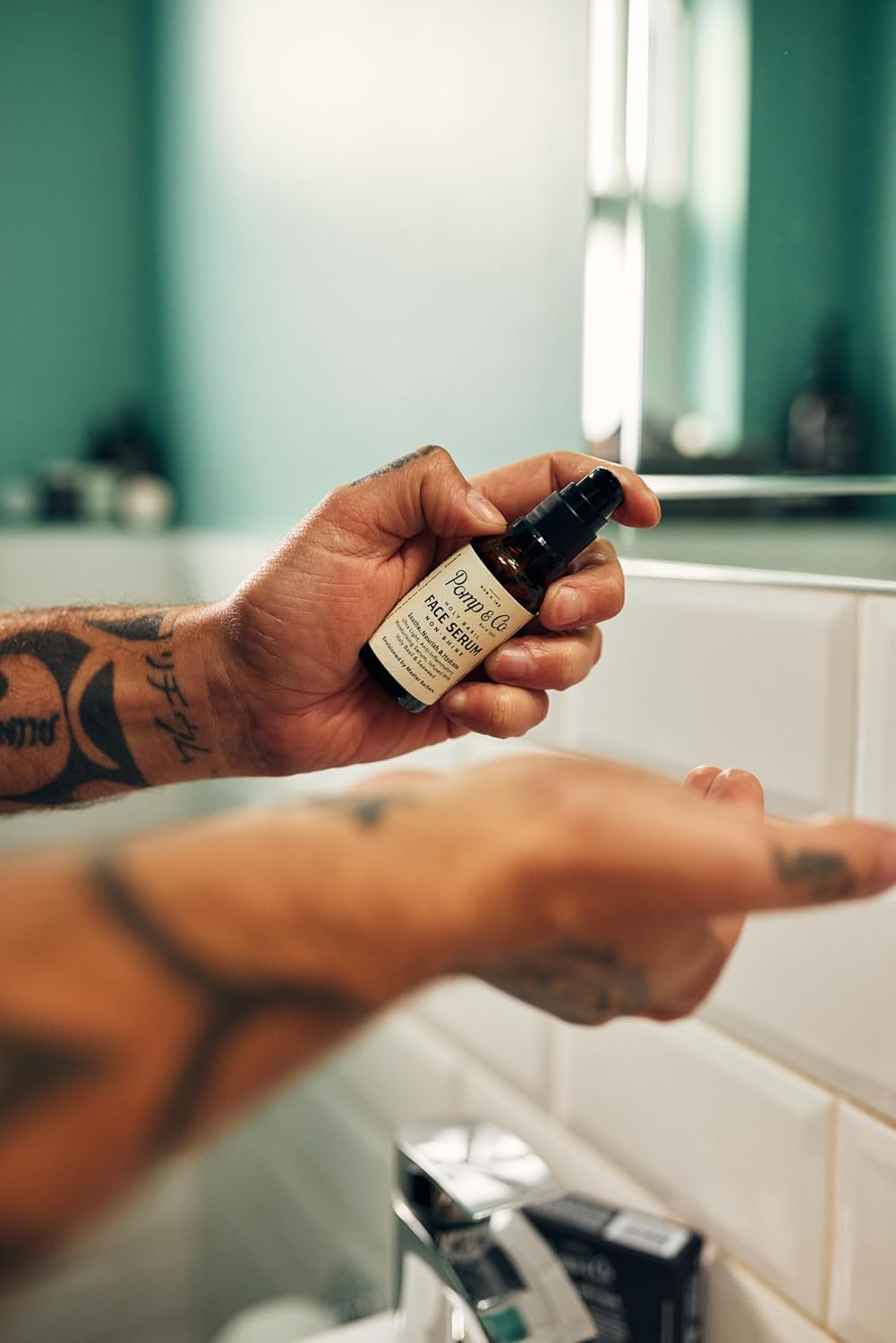 Pomp & Co Non Greasy Face Serum, Mens Lightweight Moisturising Facial Serum Infused With Basil And Seaweed 30ml Face Serum - Image 2