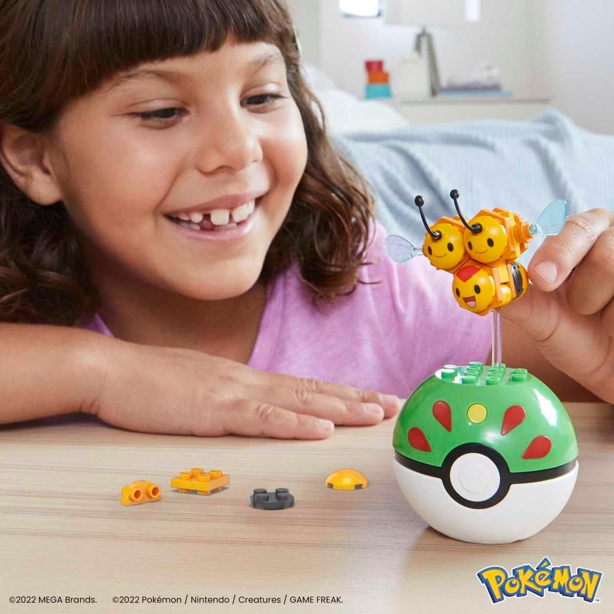 Mega Construx Pokemon Series 17 Combee Figure Building Set with Friend Poke Ball