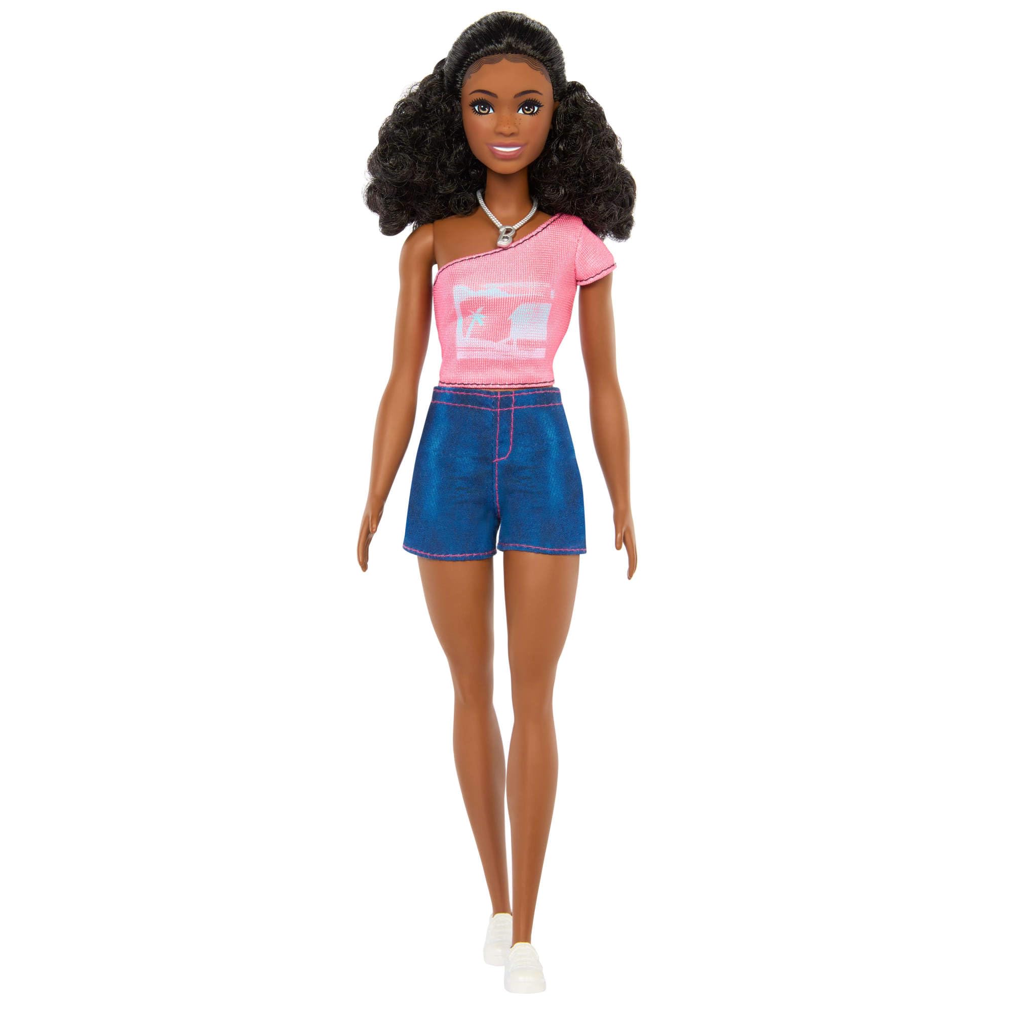 Barbie Mysteries Zagadki Barbie: Plażowi detektywi Lalka „Brooklyn” w zdejmowanym ubranku, zabawka dla dzieci 3+, JFV64