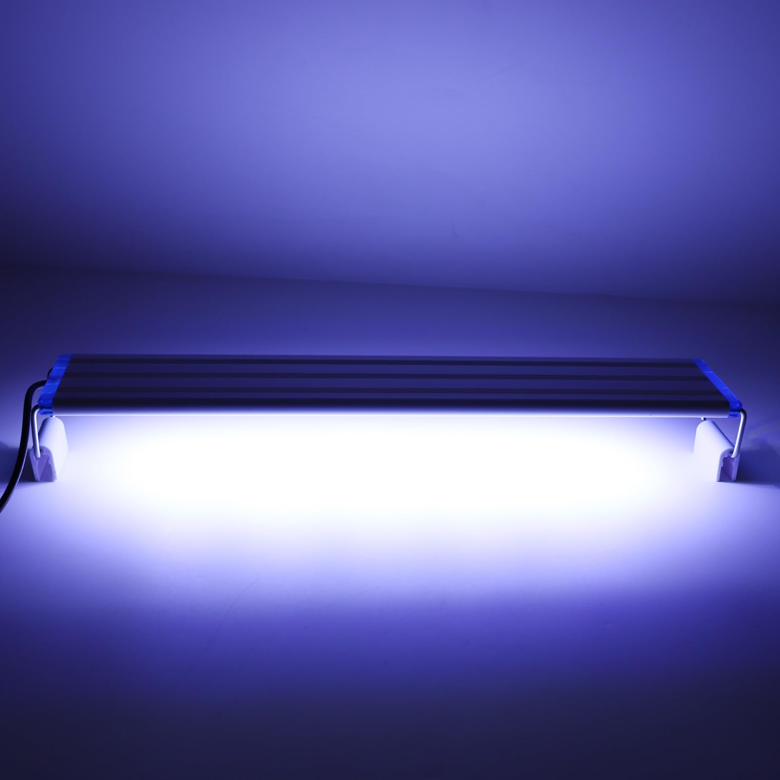 Tnfeeon Luce per Acquario a LED Illuminazione a 3 Colori per Boccia per Pesci con Staffe a Clip, Adatta per L'abbellimento Domestico (Spina UE 38 cm/15,0 pollici)