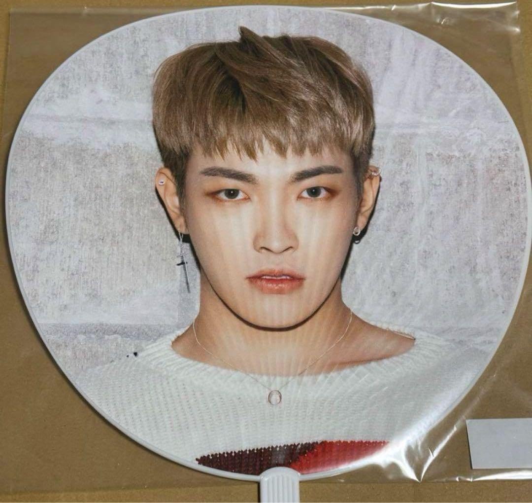 ATEEZ ホンジュン うちわ ネームボード プレート セット ATEEZ - ATEEZ