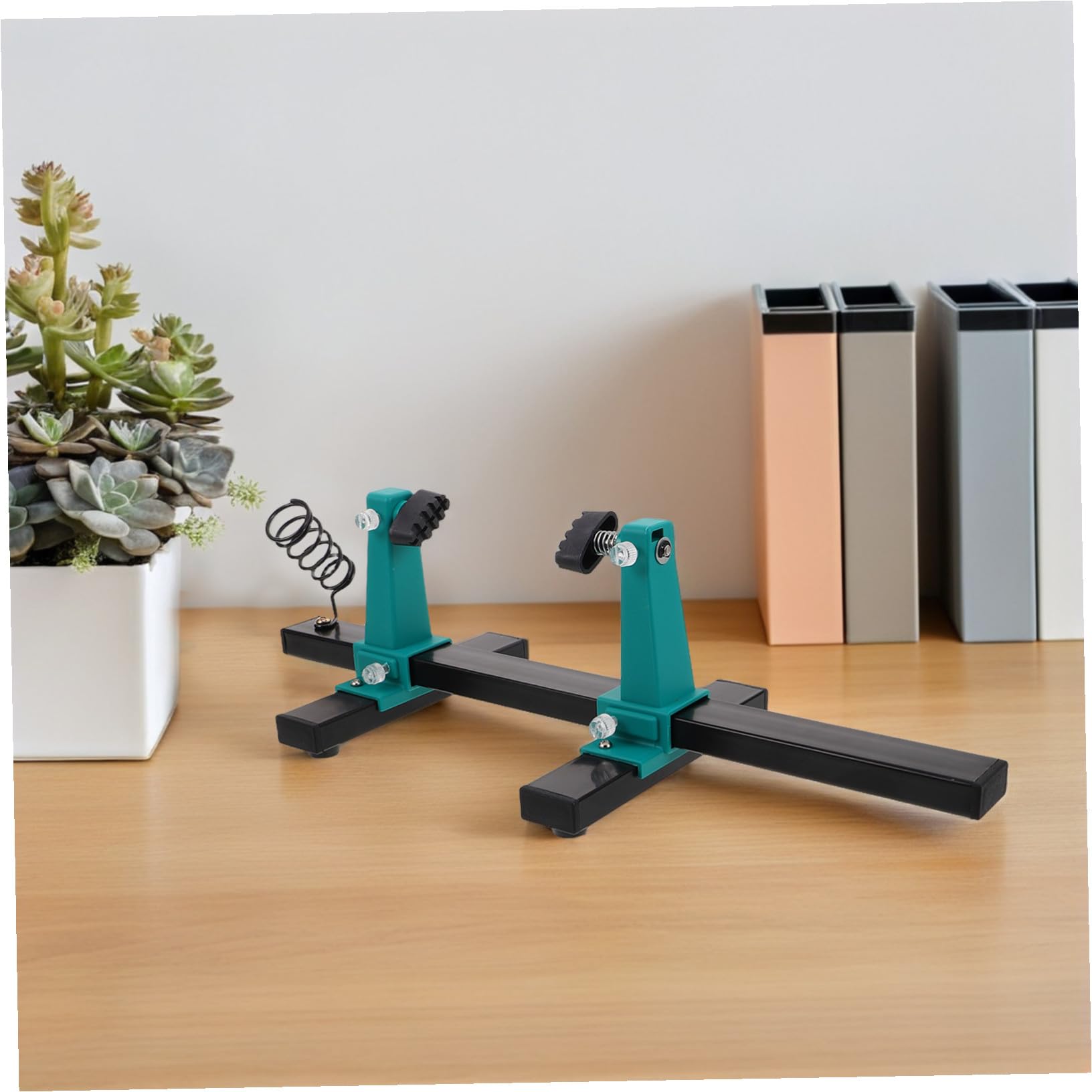 SHINEOFI Soporte Ajustable para Pcb con Abrazadera y Base Giratoria Soporte Multifuncional para Soldadura y Reparación de Placas de Circuito para Talleres y Bricolaje
