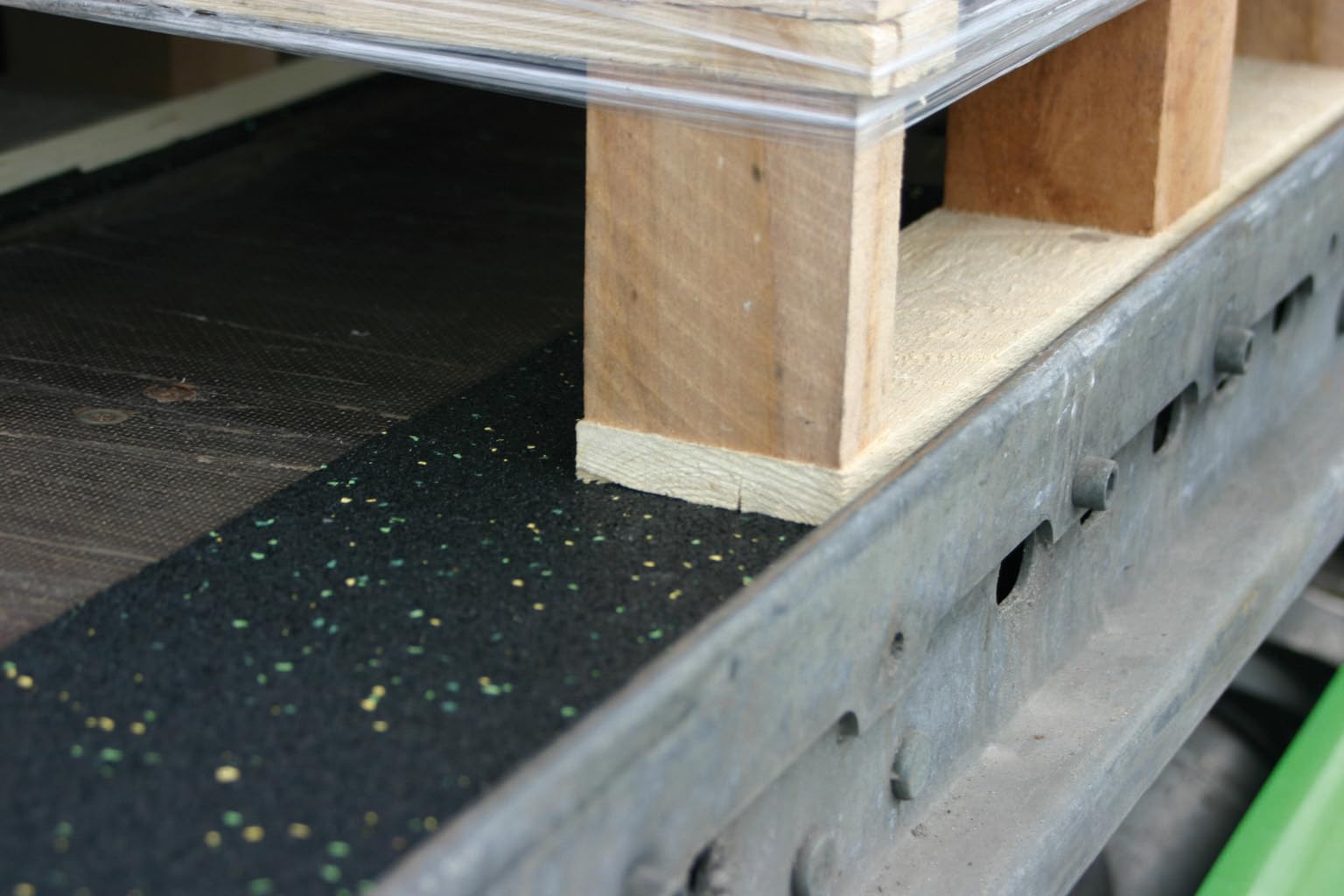 Alfombrilla antideslizante para asegurar la carga, granulado de goma, rollo de 5000 mm, 8 mm de altura, alfombrilla antideslizante para camiones, 250 mm, para remolque, alfombrilla de goma
