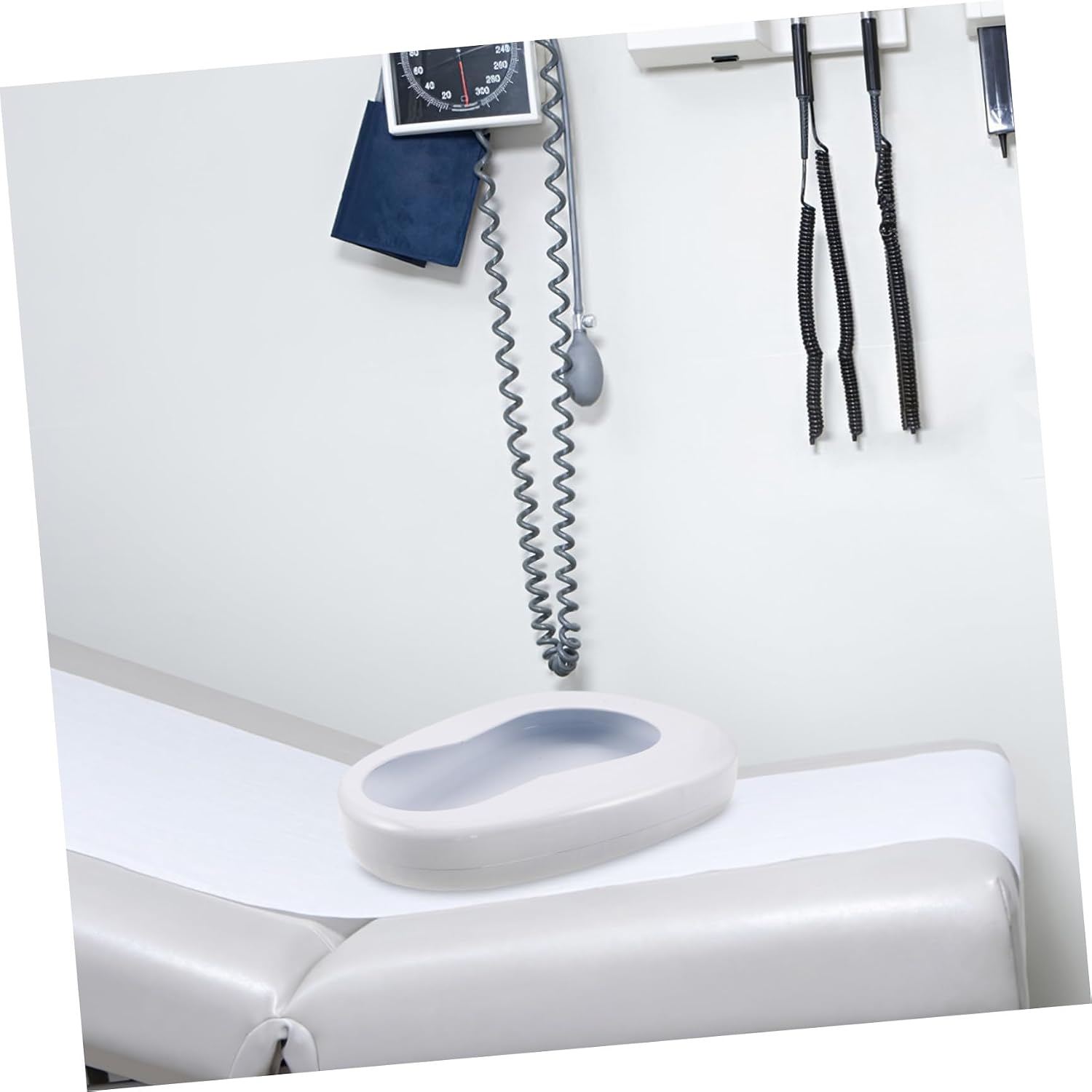 STOBAZA Metal Bedpan for Elderly Bedridden Patients, Spill-Proof Portable Adult Bed Pan for Men and Women, Sturdy Iron Bedpan for Home and Hospital Care