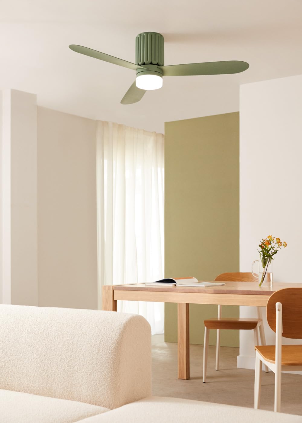 CREATE / WIND CALM SCULPT/Ventilador de techo con luz con mando verde sage / 40W, Silencioso, 6 velocidades, Ø132 cm, programable, función verano-invierno, luz led 3 temperaturas