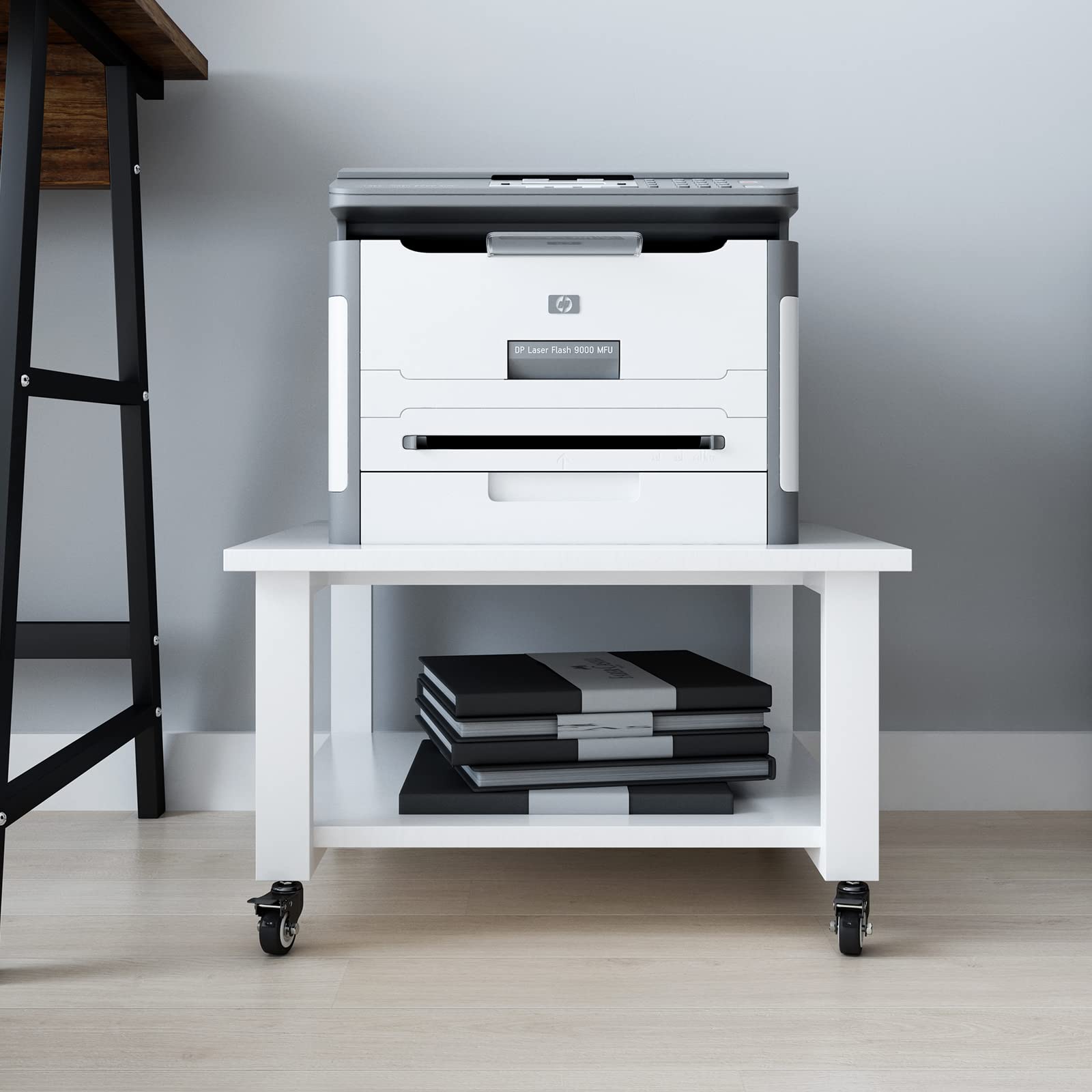 PUNCIA 2-Ebenen Druckertisch mit Rollen 50 x 50 x 30 cm Druckerständer | Druckerwagen mobiles Aufbewahrungsregal aus Holz & Metall bis zu 70 kg belastbar für Büro Zuhause Office Schule Weiß
