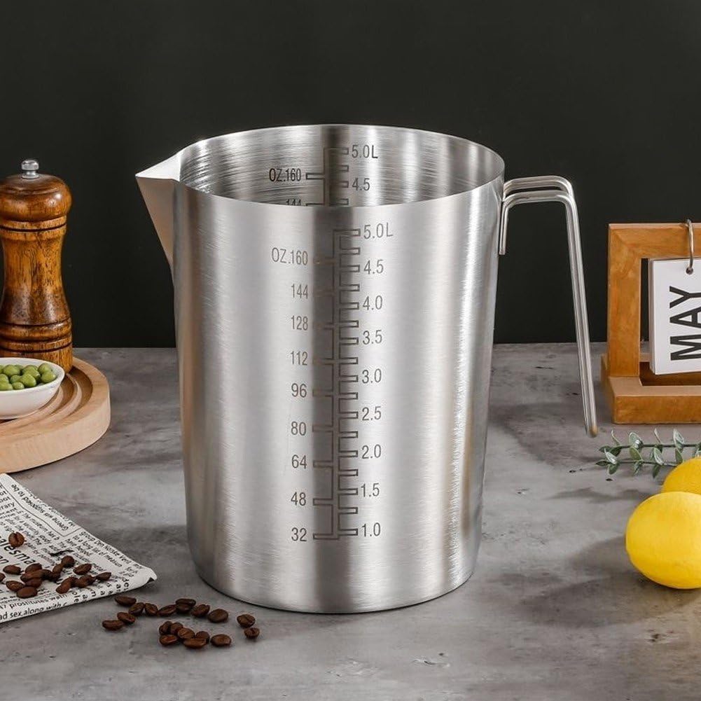 Brocca Graduata 5 Litri in Acciaio Inox, Misurino Spesso, Caraffa per Schiumare Il Latte, Bicchiere Graduato a Bocca Larga, Brocca per Il Latte per Cucina E Bar