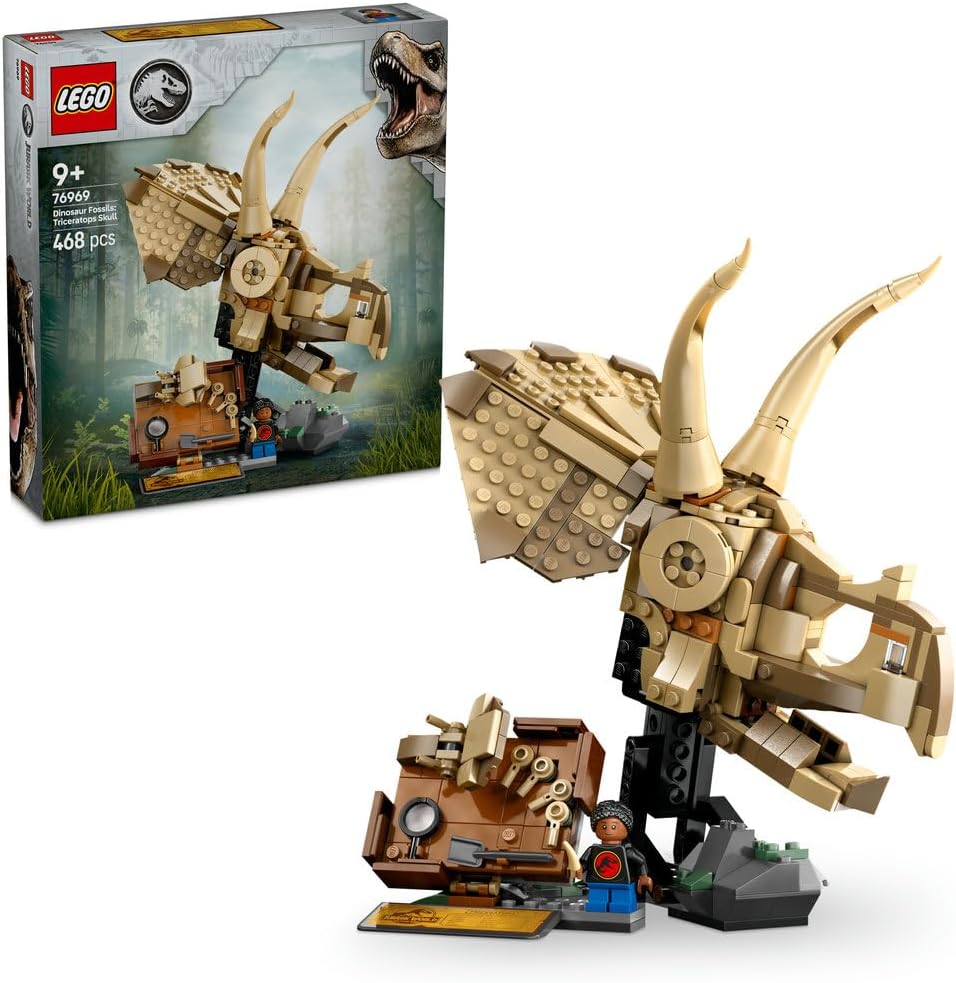 Jurassic World Dinosaur Fossils: Triceratops Skull Model, Dinosaur Toy for 9+ Year Old Boys & Girls, with Opening Jaw & Display Stand, Birthday Gift Idea 76969