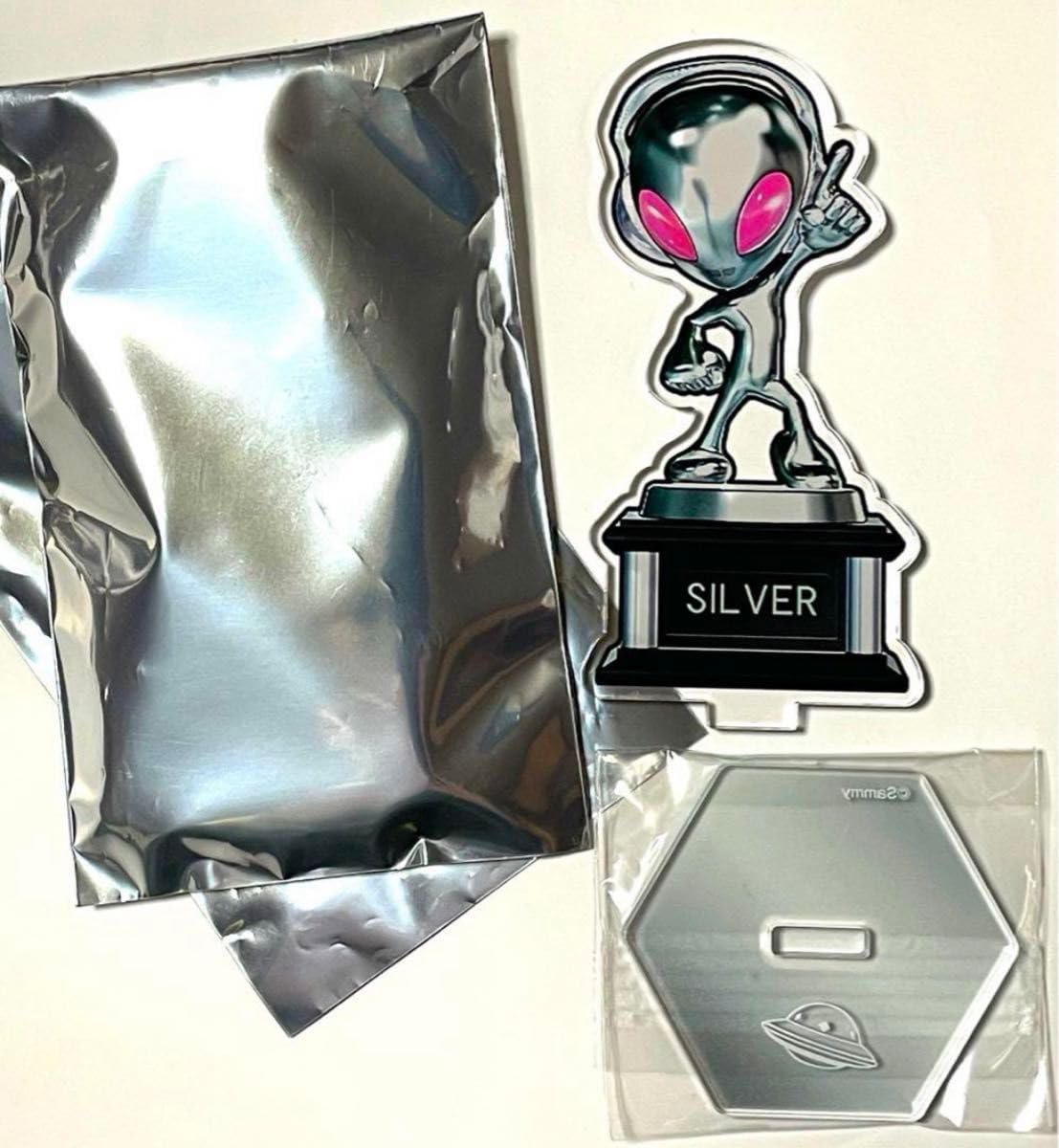 Amazon.co.jp: サミー トロフィー エイリアン 銀トロ アクリル