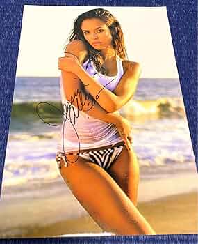 Amazon.co.jp: 証明書付き ジェシカアルバ 直筆サインフォト