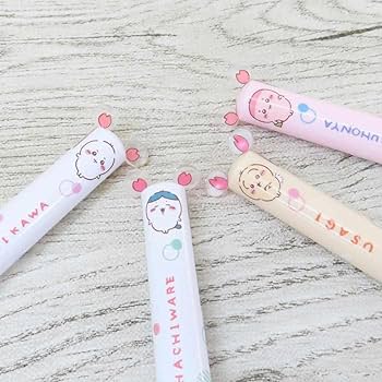 ちいかわ カニなモモンガ マスコットボールペン ちいかわ」激カワな“カニ耳ぬいぐるみ”付きボールペンも！お腹に