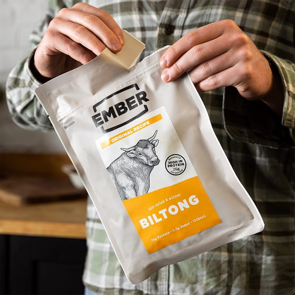Ember Biltong de Bœuf Original 1 kg - Viande Séchée Beef Jerky Riche en Protéines - En-cas Faible en Gras, Sans Sucres Ajoutés, Keto - 4 Sacs Refermables de 250 g (L'emballage peut varier)