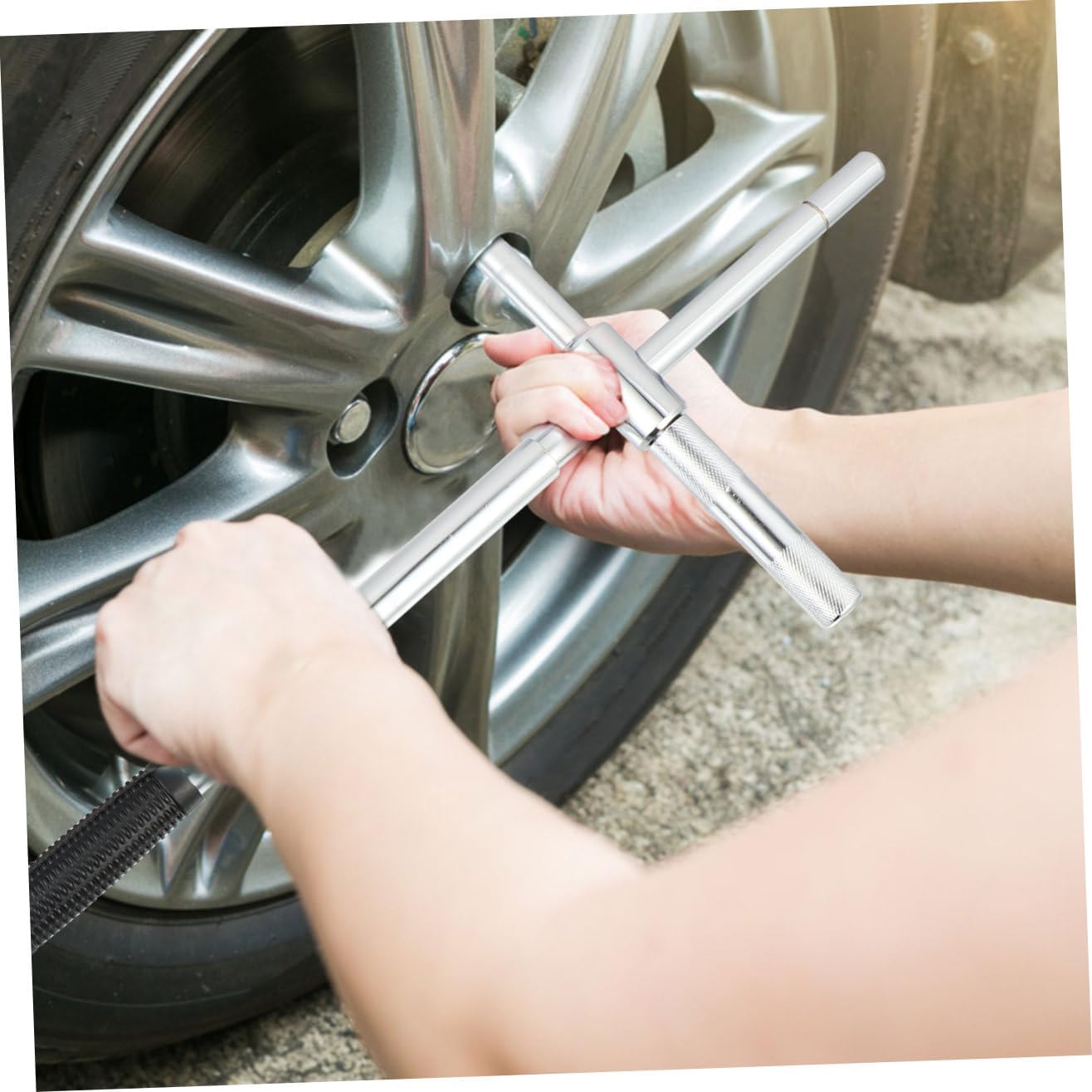 FAVOMOTO Lug Nut Wrench Forged Carbon Steel Tool for Wheel Changes Heavy Duty Design for Enhanced Torque and Storage Convenience