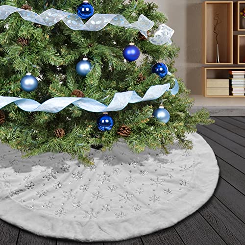 DegGod Plush Christmas Tree Skirts with Silver Snowflakes, 36 inches Luxury Snowy White Xmas Tree Base Cover Mat with Faux Fur Trim Border for Xmas New Year Home Party Decorations