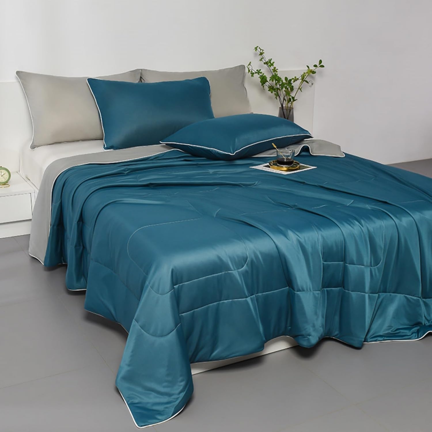 Double Sided Cooling Blanket Comforter,Summer Down Alternative Blanket for Bed, Queen Size Lightweight Blankets with Satin Trim for All Seasons