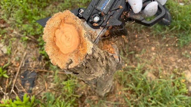 ⭐️mini⭐️ Amazon.com : Mini Chainsaw,6 Inch Chainsaw Cordless Electric Saw