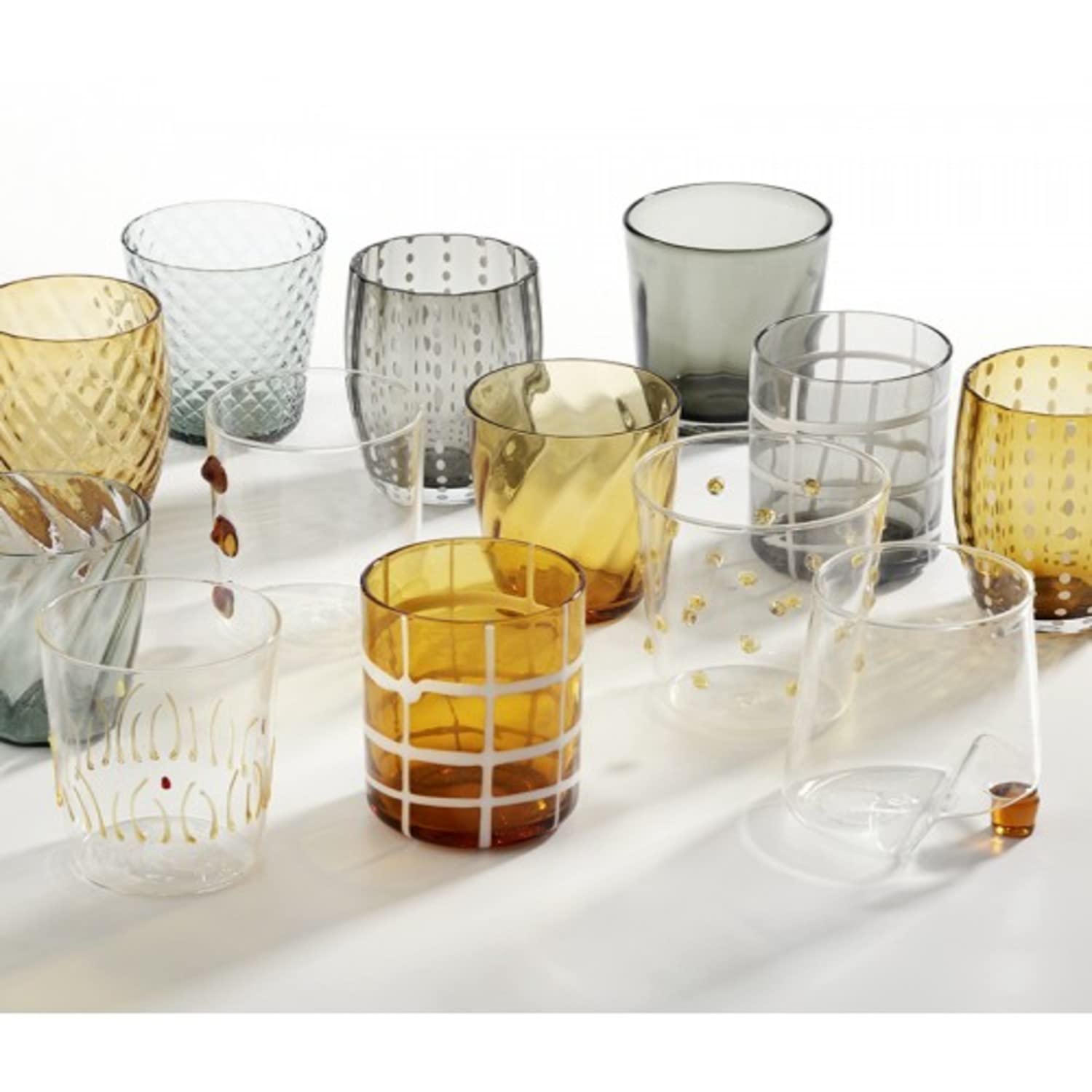 Verres Melting Pot Zafferano pour sublimer vos tables d'été en gobelets ambre et gris