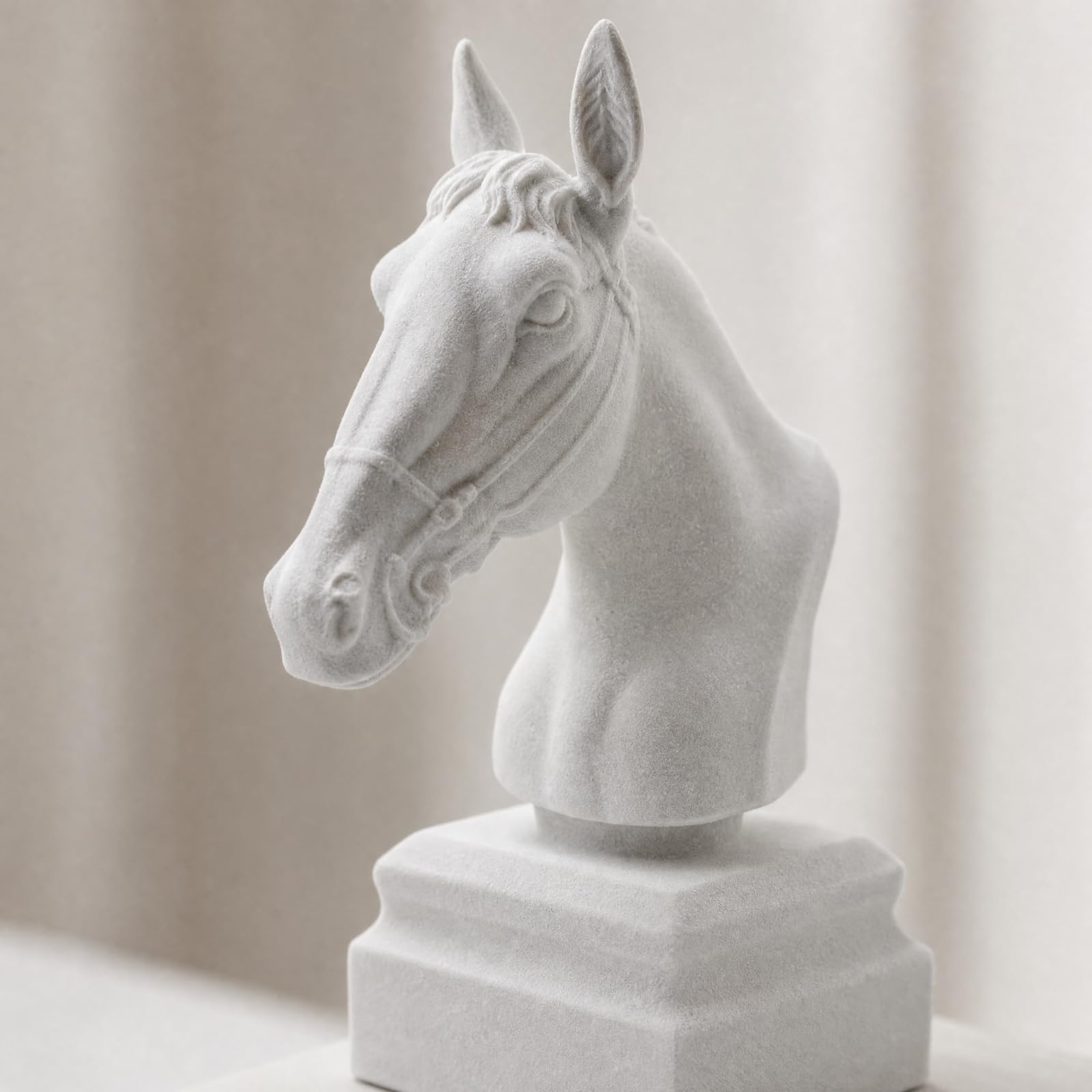 KESOTO Scultura di Testa Equestre Stilizzata Finitura Bianca Statua Decorativa a Testa Equina Artigianale Oggetto Decorativo ngresso, Mensola