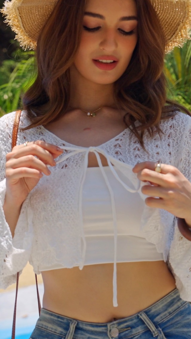 Verdusa Women's Tie Front Bell Long Sleeve Crop Cardigan