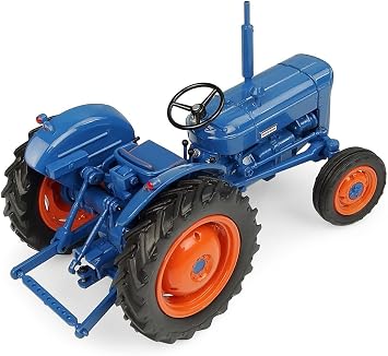 Universal Hobbies 1:32 Scale Fordson Super Dexta (1962) Tractor Die-Cast Vintage Farm Model, Collectible Display UH6273