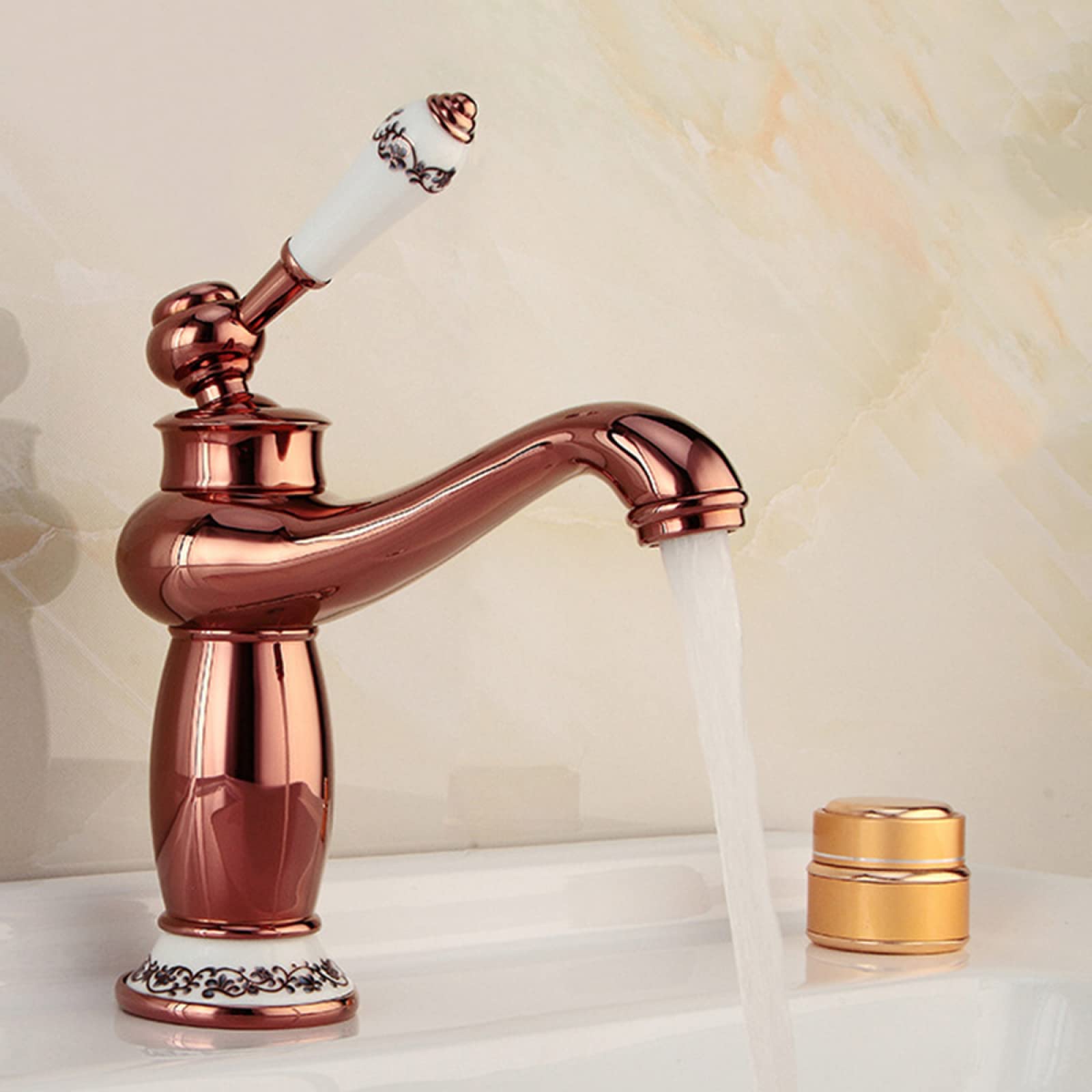 Robinet de lavabo de salle de bain en laiton antique pour une ambiance spa