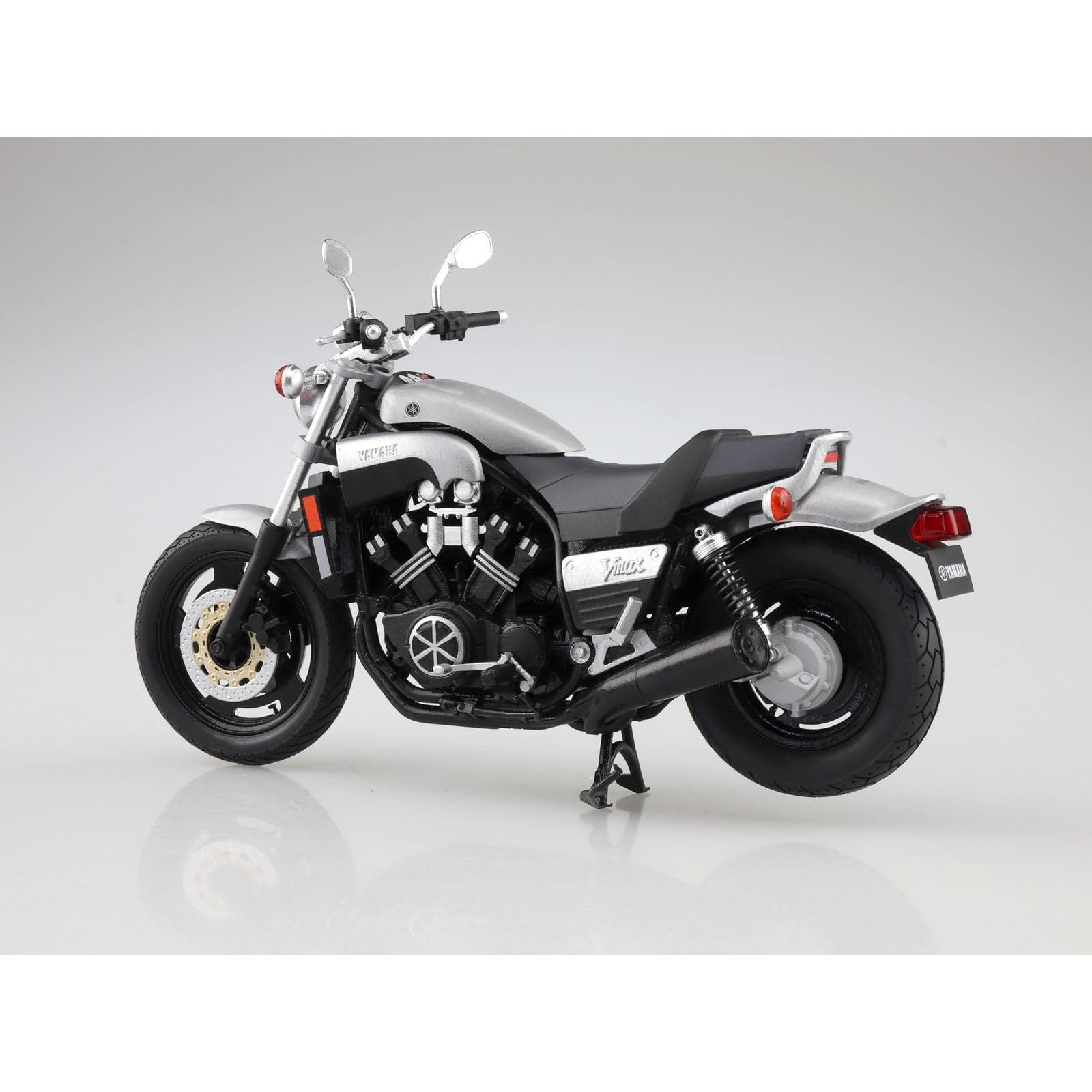 Amazon.com: Aoshima Yamaha Vmax New Silver Dust 1:12 Scale Diecast