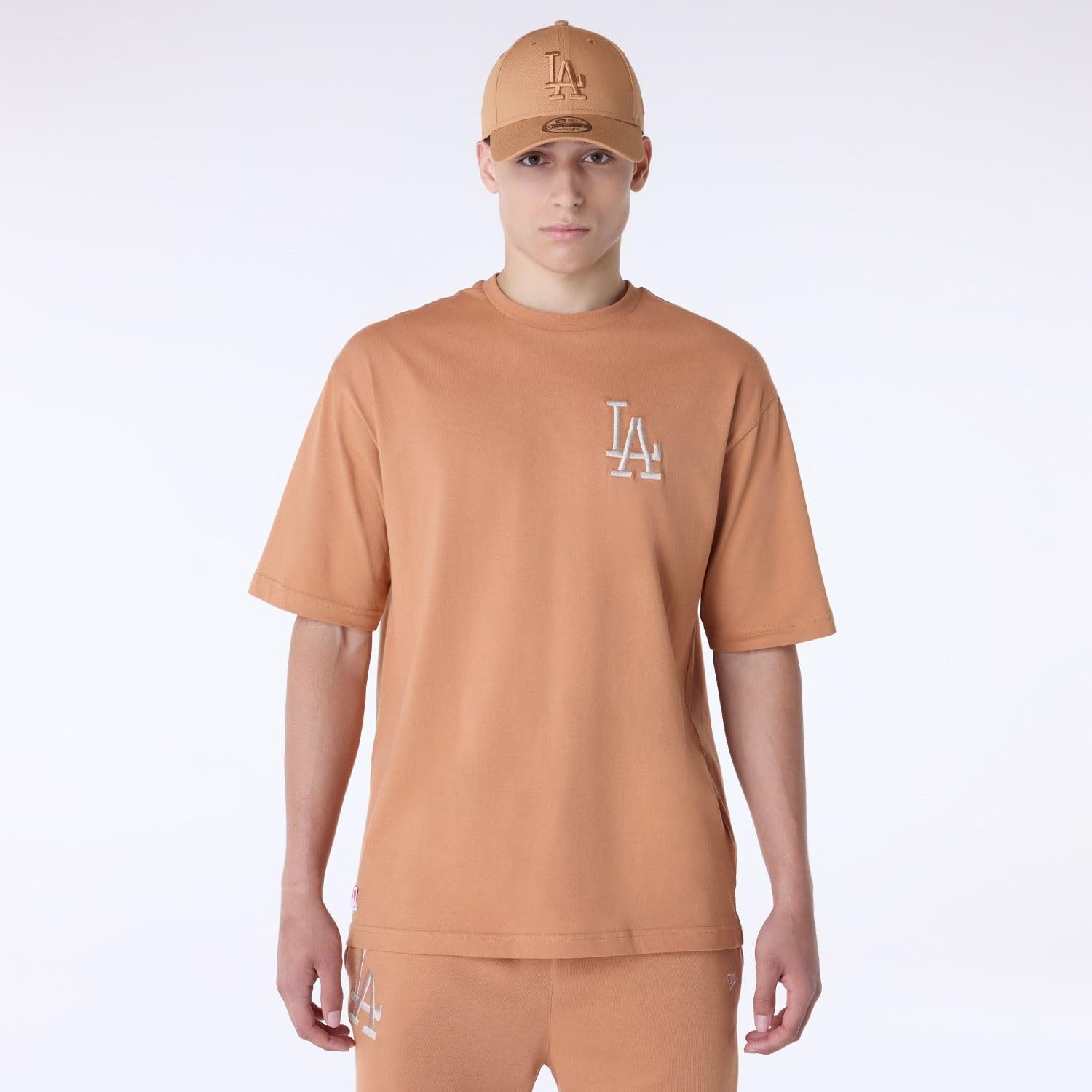 LOS ANGELES DODGERS New Era MLB League Essential Oversized Tee Dark Beige