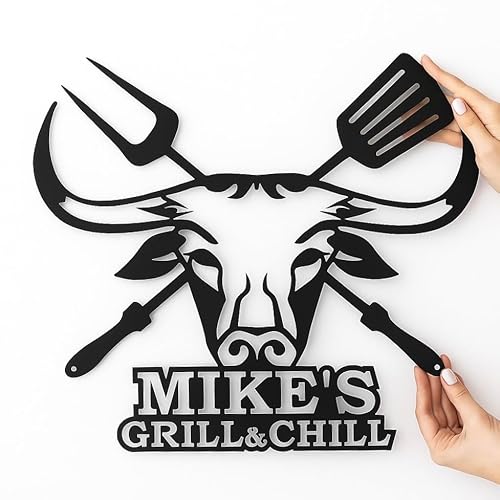 Personalisierter Grill & Chill BBQ Schild - Metall Wandschild für Grillen und Barbecue - Wanddeko mit Stierkopf - Gartenschild - Bull Head - Weihnachtsgeschenk für Papa - Gartendeko Wetterbeständig