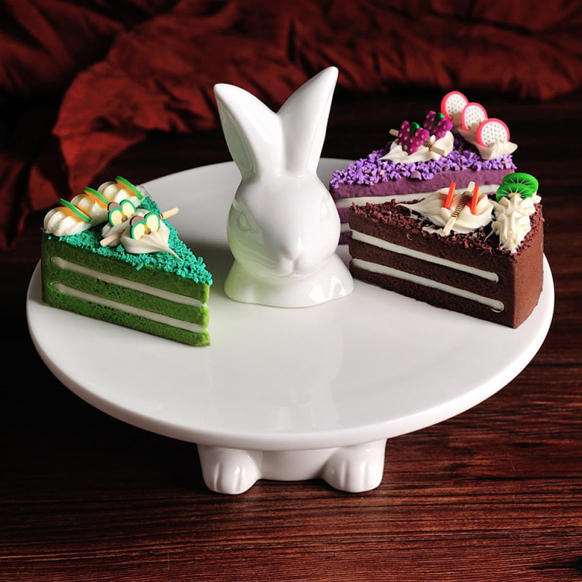 HEALLILY Plato Base Estable de Cerámica Forma de Conejo Blanco para Servir Postres y Cupcakes Adecuado para Navidad y Cumpleaños