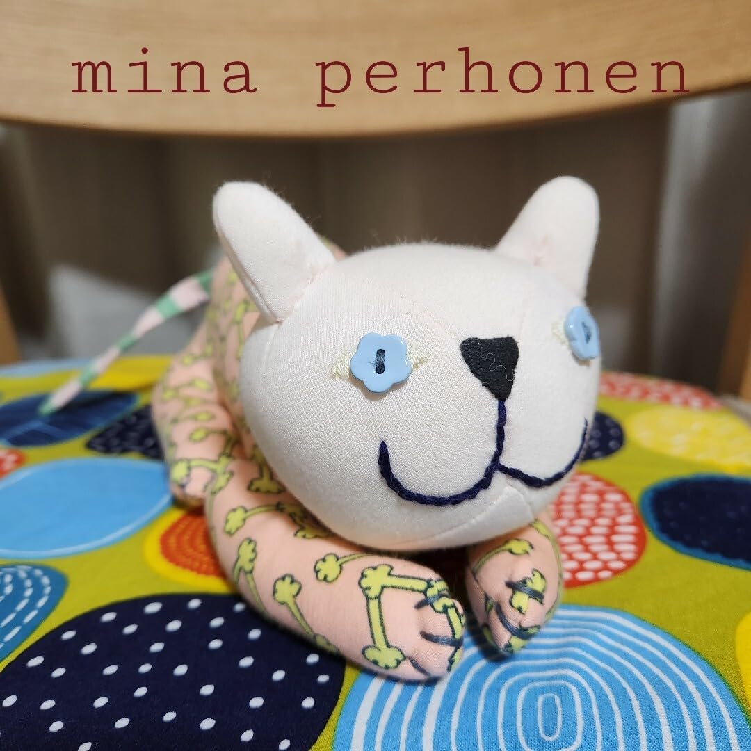 Amazon.co.jp: タグ付 mina perhonen ミナペルホネン ネコ ぬいぐるみ 