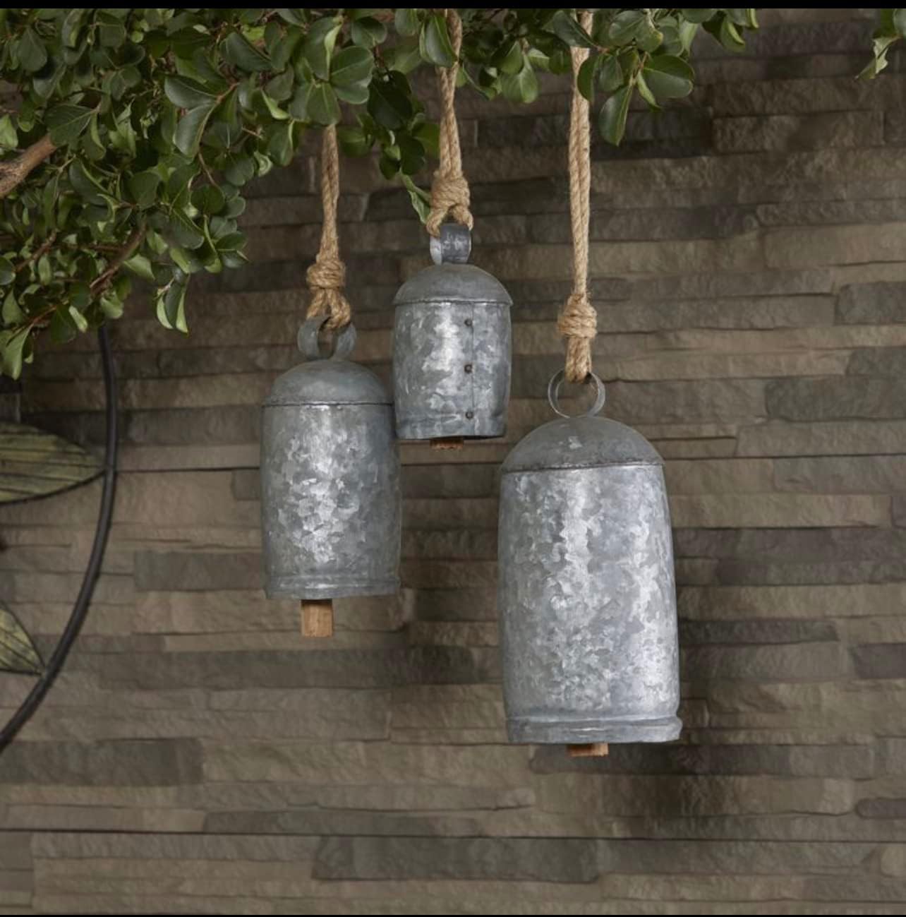 Cow Bell Christmas Ornaments Chic Country Style Rustic Metal Decorative Cow Bell Vintage Large Hanging Cow Bell Christmas Bell Garland Hanging Bells for Xmas Door Wall Hanging Decor Set of 3