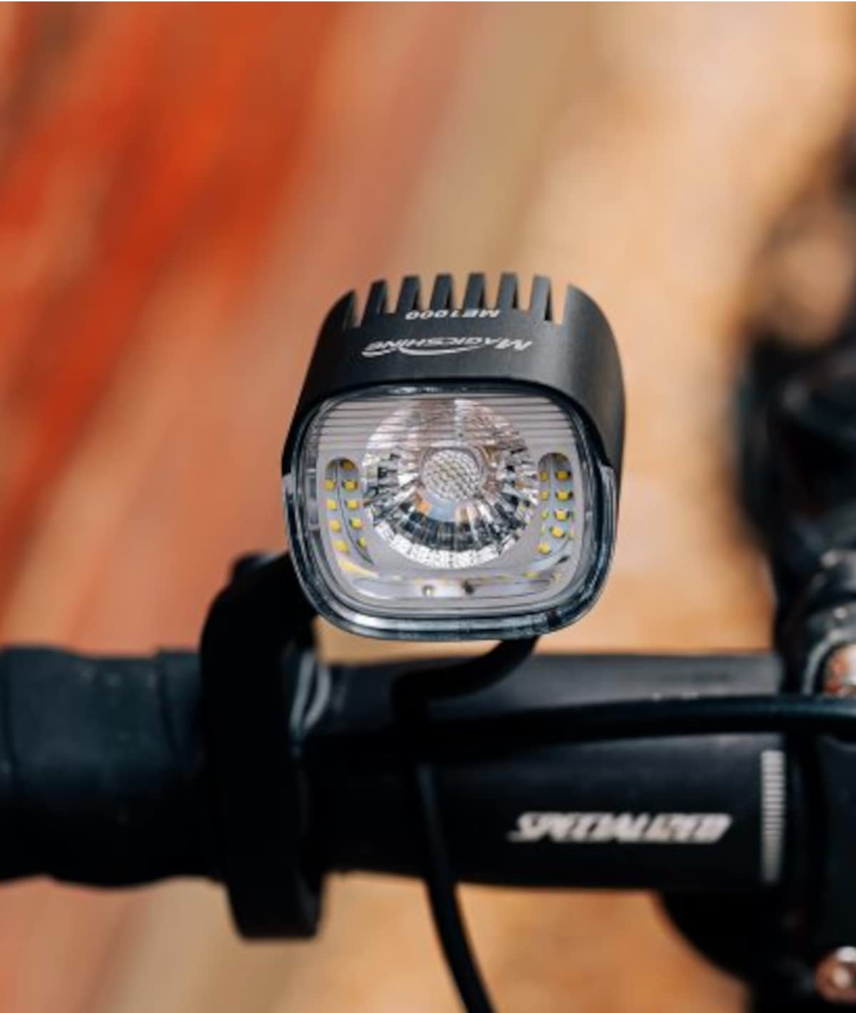 Faro Delantero LED Blanco ME 1000 para Bicicleta eléctrica (Cable de conexión Opcional)