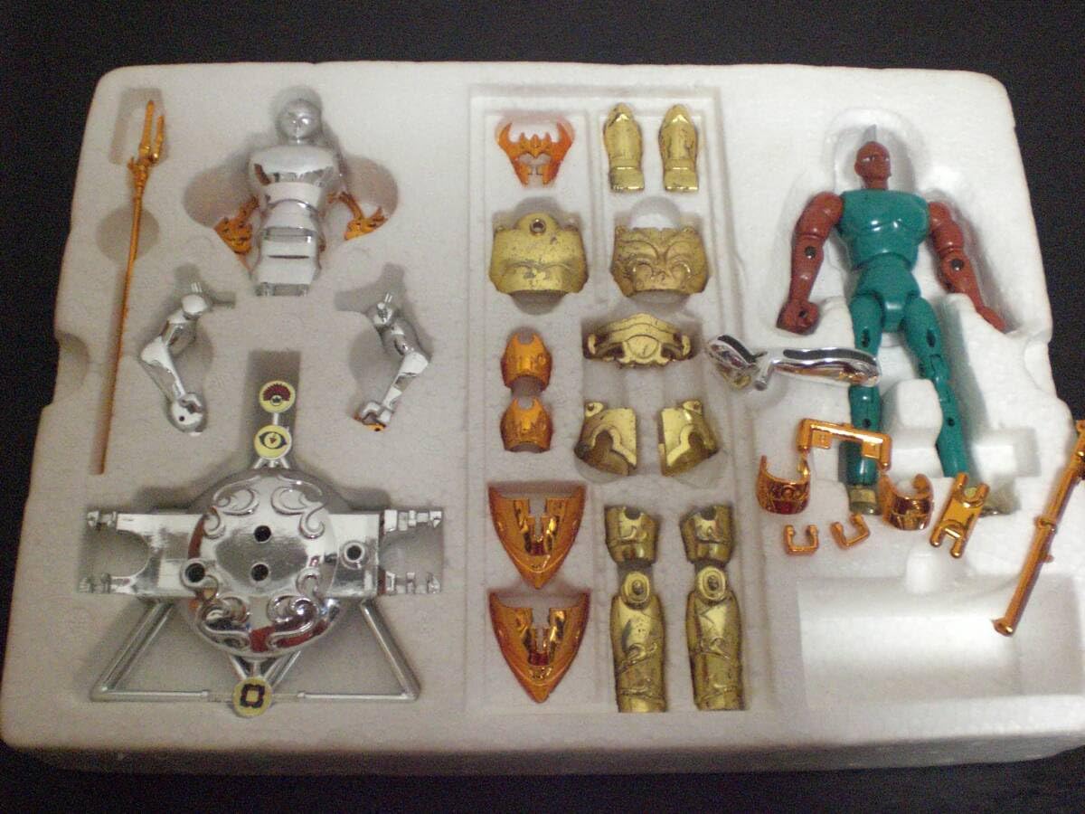 1円〜 欠品 バンダイ 聖闘士星矢 聖闘士聖衣大系 クリュサオルの鱗衣  