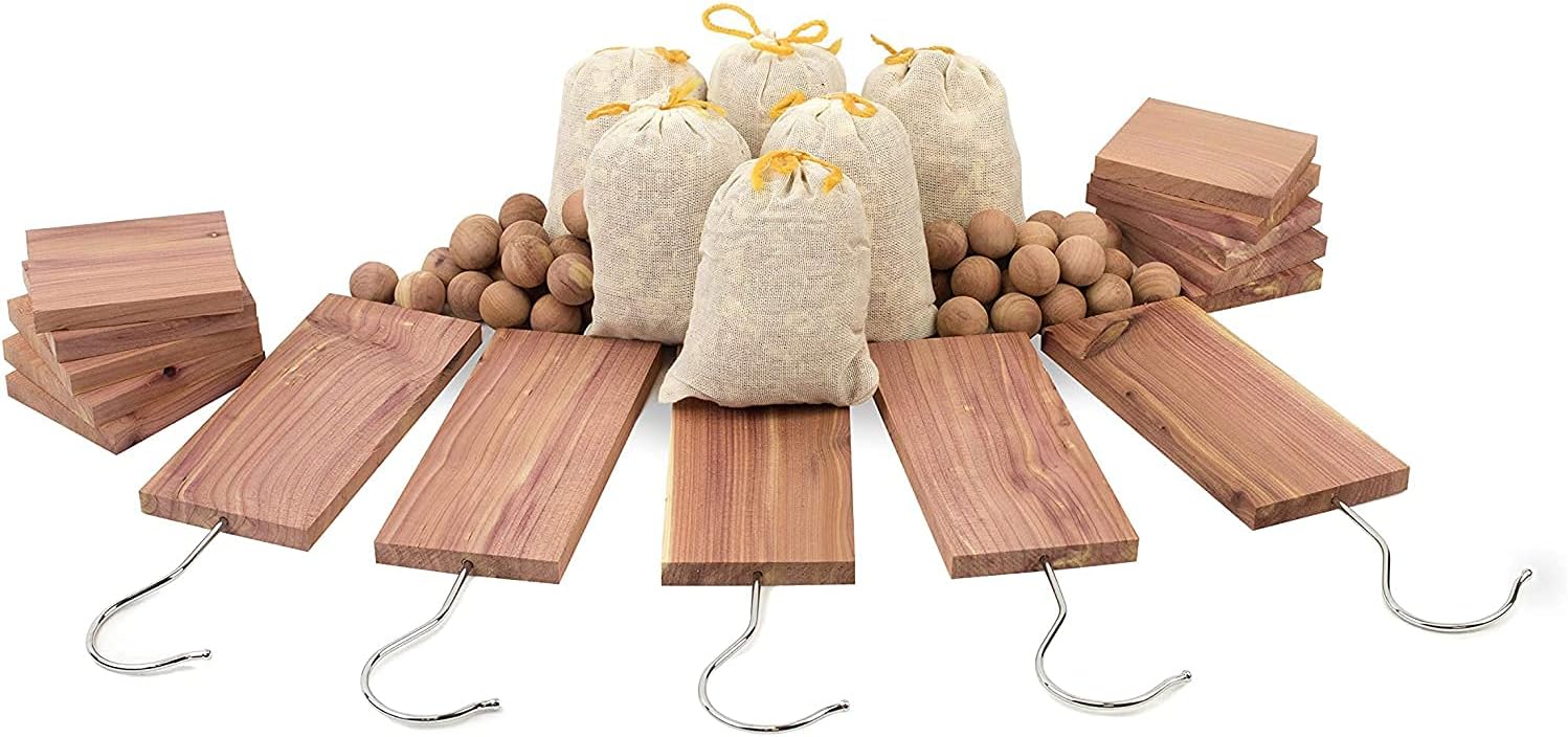 Duneach Cedar Natural Fresh Storage Accessories Blocks, Ring, Hang up Clothes Protector