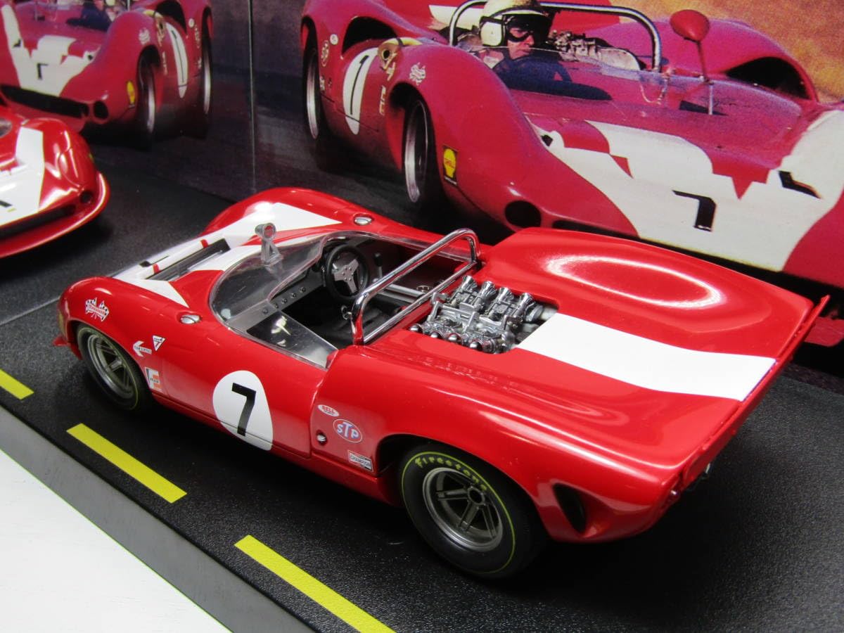 洋書 LOLA T70 The Racing History & ~ 背割れあり 洋書 LOLA T70 The