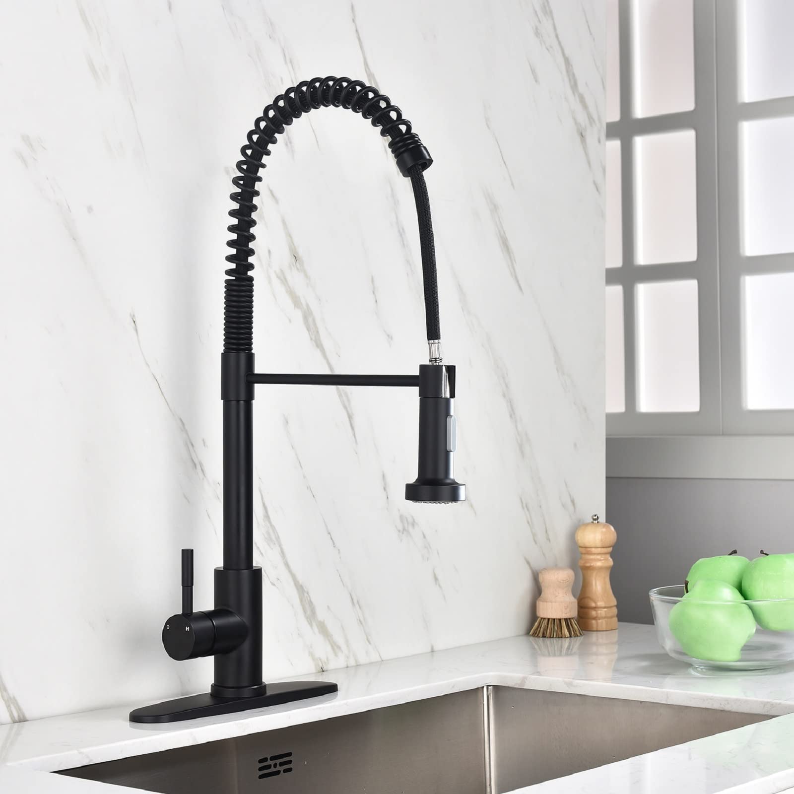 Robinet de cuisine à ressort en acier inoxydable avec pulvérisateur extractible
