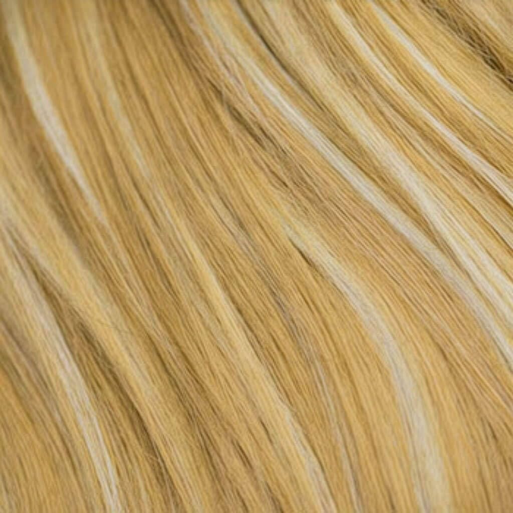 A short blonde vintage style wig with waves: Joy wheatfield blonde #24H613