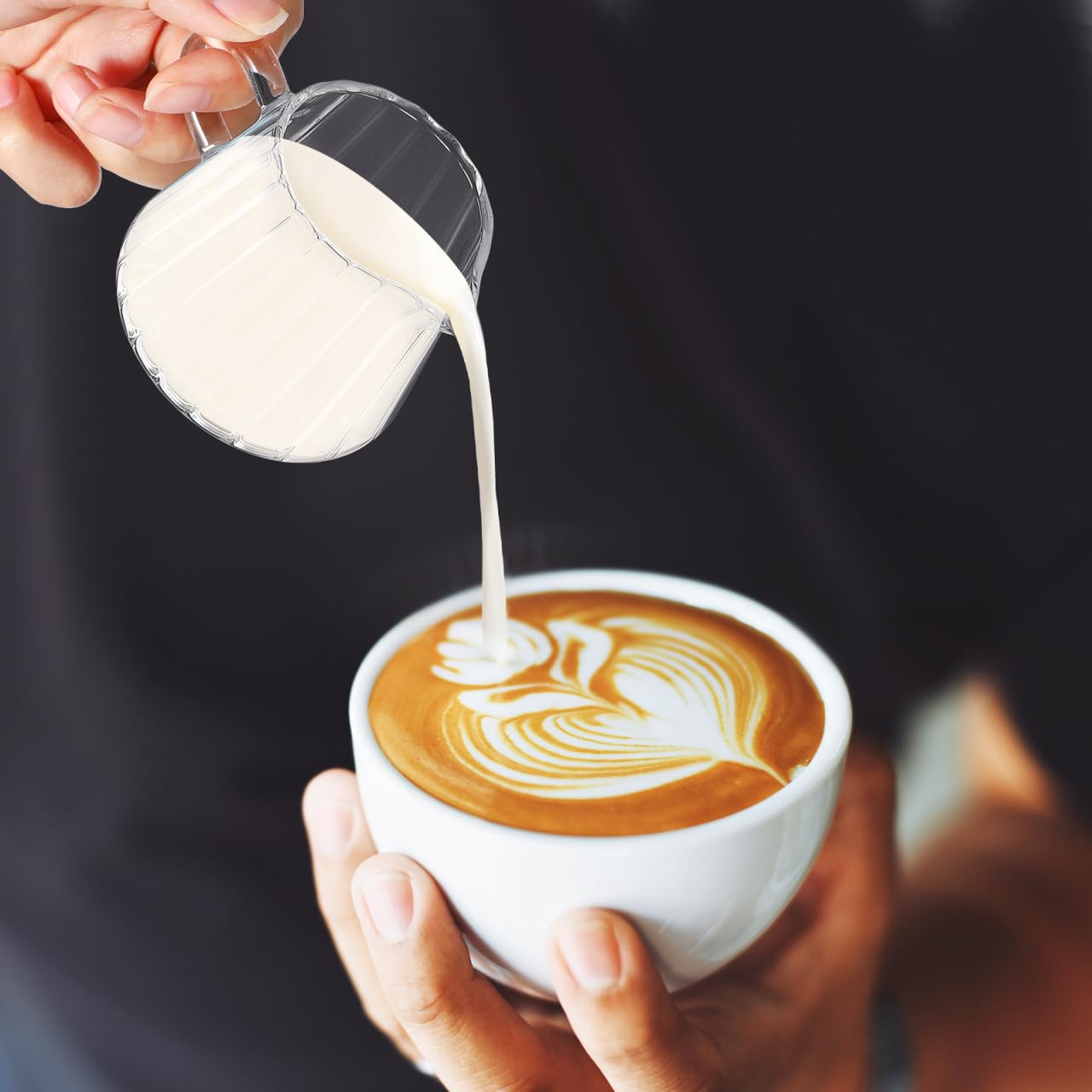 Homoyoyo Glas Milchkännchen Aus Hochborosilikat Milchaufschäumkännchen Für Kaffee Tee 200 Ml Transparent Spitz Ausguss Vielseitiger Glasmilchkrug Für Zuhause Und Gastronomie