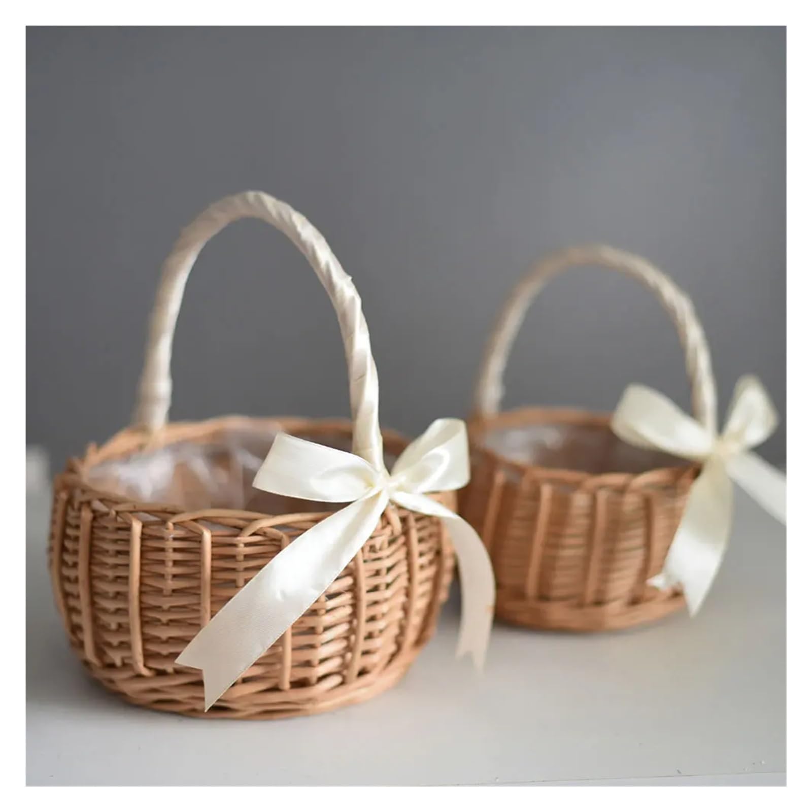 Blumenkörbe, gewebter Aufbewahrungskorb mit Griff, Hochzeitsblumenkörbe, Weiden-Rattan-Blumenkorb for Zuhause, Hochzeitsdekor, Hochzeitsblumenmädchenkörbe (Pink)(White)