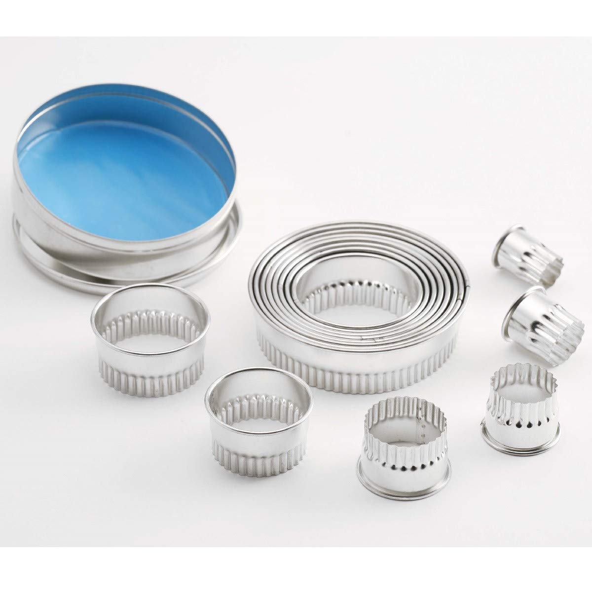 thermohauser Cookie Cutter Set (Stainless Steel) Round, Waved Edges, 14 Pieces, 2.3-11.0 cm, Packed in Tin Storage Tin
