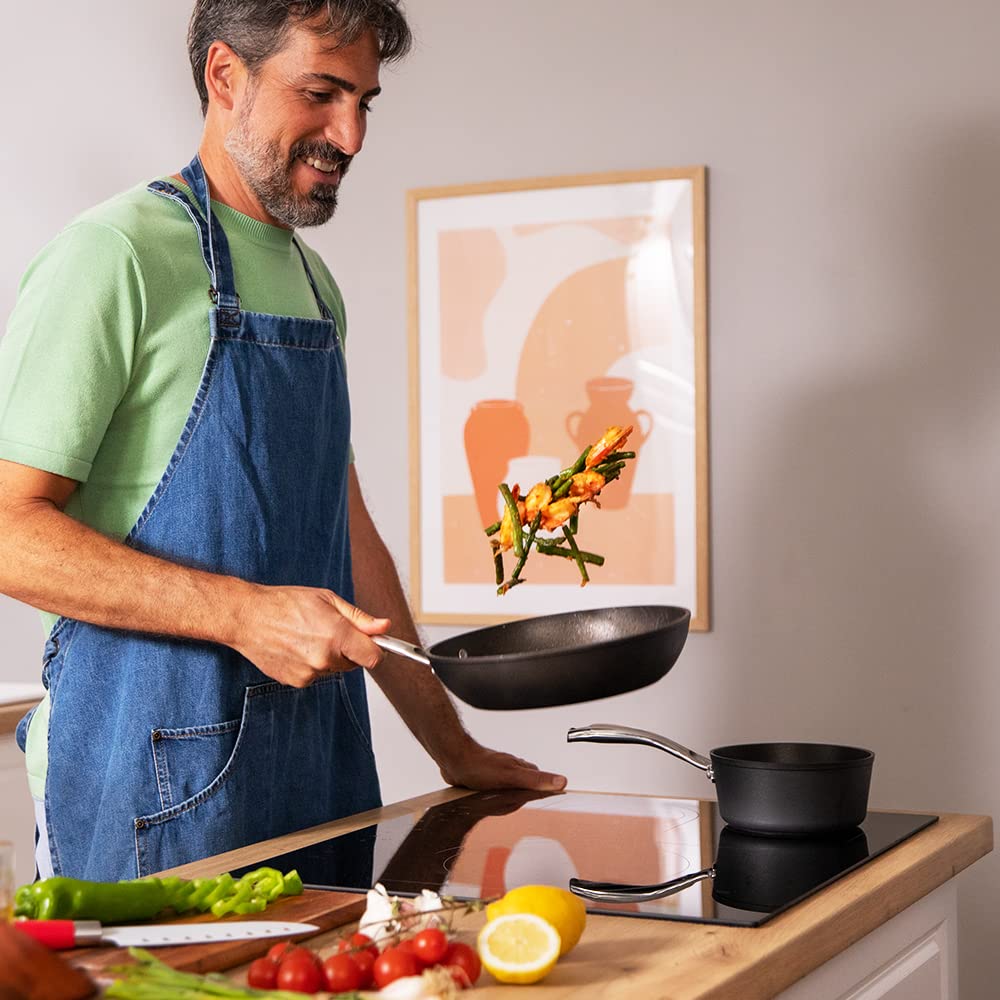 Cecotec Padella Polka Fantasy 20 Bucket Silver. Diametro 20 cm, Alluminio Forgiato, Rivestimento Antiaderente Whitford Eterna, Senza PFOA, Manico in Acciaio Inox, Adatta per Induzione