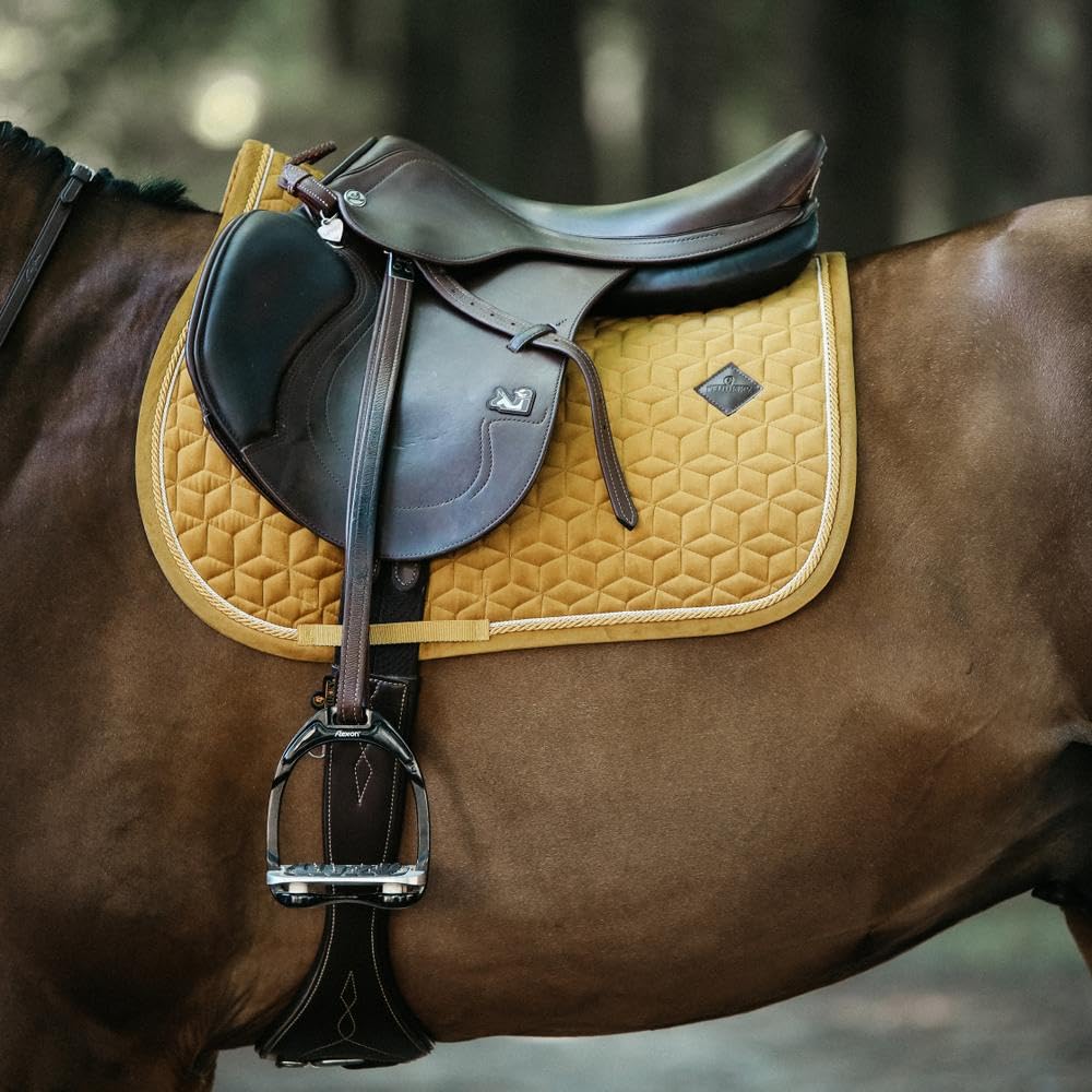 Kentucky Horsewear Satteldecke Velvet Springen Full – Mustard Schabracke – Springform mit Doppelkordel – Atmungsaktiv – Maschinenwaschbar