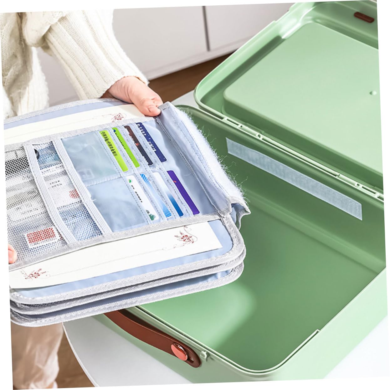 Mehrschichtiger Reisepasshalter für Reisedokumente Aufbewahrungstasche für Zertifikate Große Kapazität Mehrlagiges Design Praktisch für Reise und Zuhause