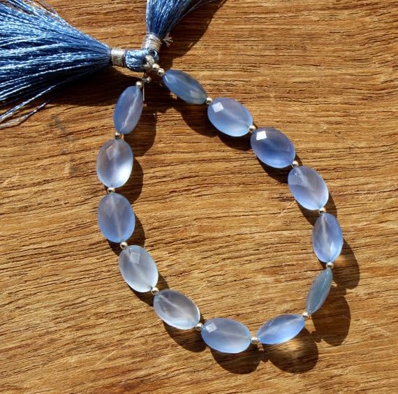 Pierre calcédoine bleue naturelle 9x13mm briolette ovale facettée AAA