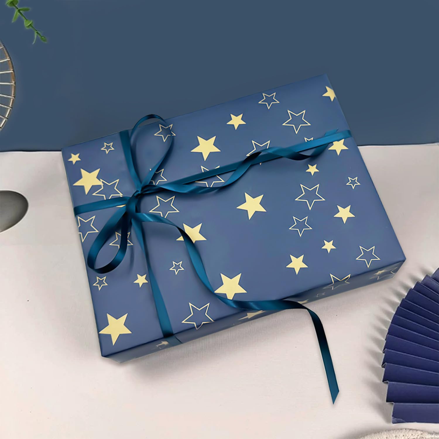 Carta da regalo di grandi dimensioni: rotolo di carta da regalo natalizia in carta kraft blu con motivo a stella, carta riciclabile, 95 cm x 12 m