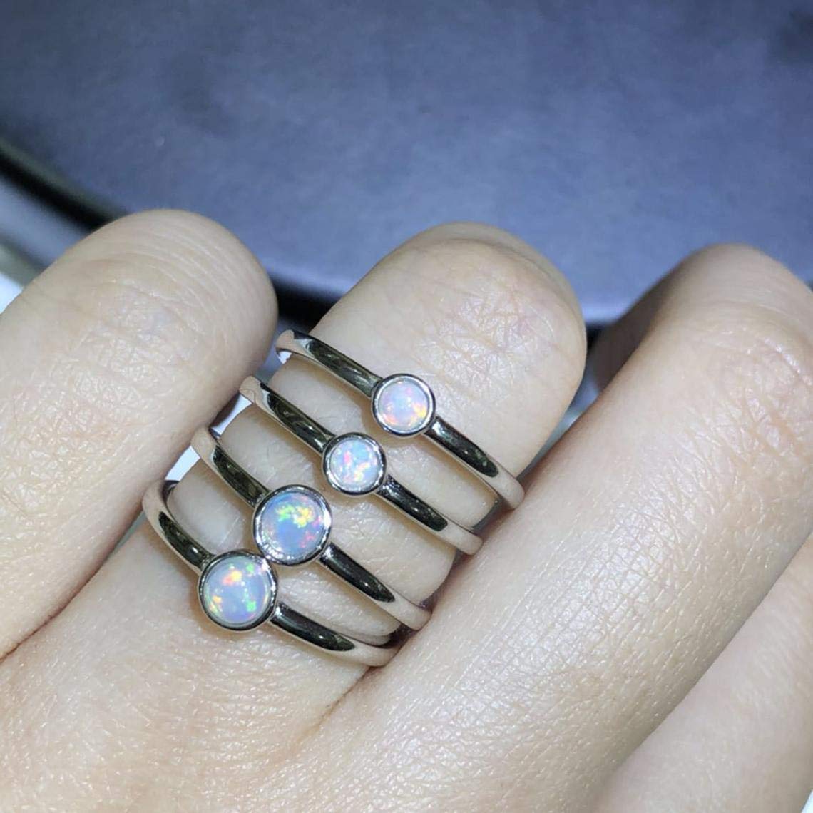 Natürlicher runder Opal Edelstein Sterling Silber Minimal Design Stapelbarer Ring für Frauen, Lünette Set Ring, Weiße Brautjungfernringe