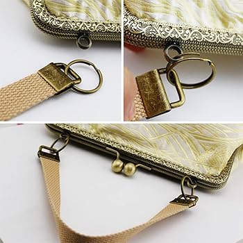 ひも 脇下の切り替えカラーがアクセントのニットシャツ。 MZ0171