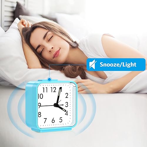 Miniatura 3 de AMIR Reloj despertador analógico, reloj pequeño silencioso sin tictac, reloj despertador de viaje con repetición y luz, sonidos de pitido