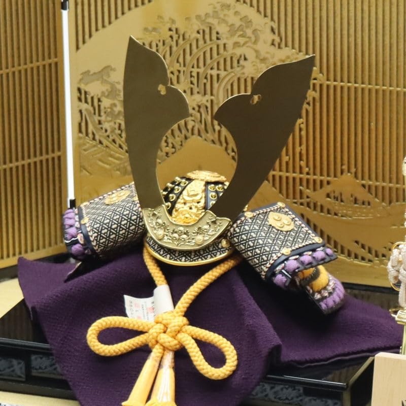 五月人形 兜飾り 屏風 裏返し収納台 木製 紫檀 赤色 金色 松模様 子どもの日 五月人形 兜飾り 屏風 裏返し収納台 木製 紫檀 赤色 金色 松模様